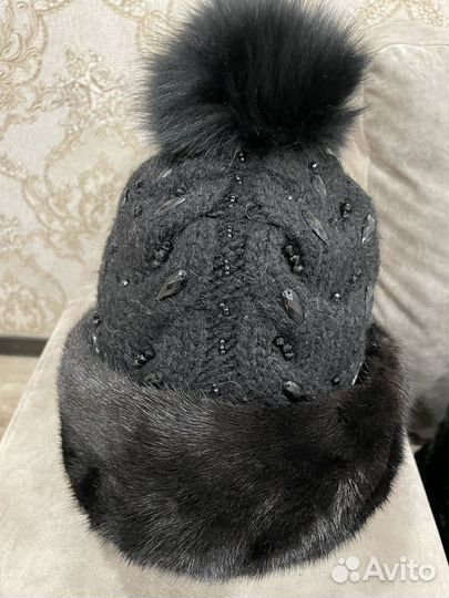 Шапка зимняя женская вязанная с норкой