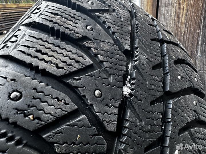 Bridgestone Ice Cruiser 7000 205/50 R17 90