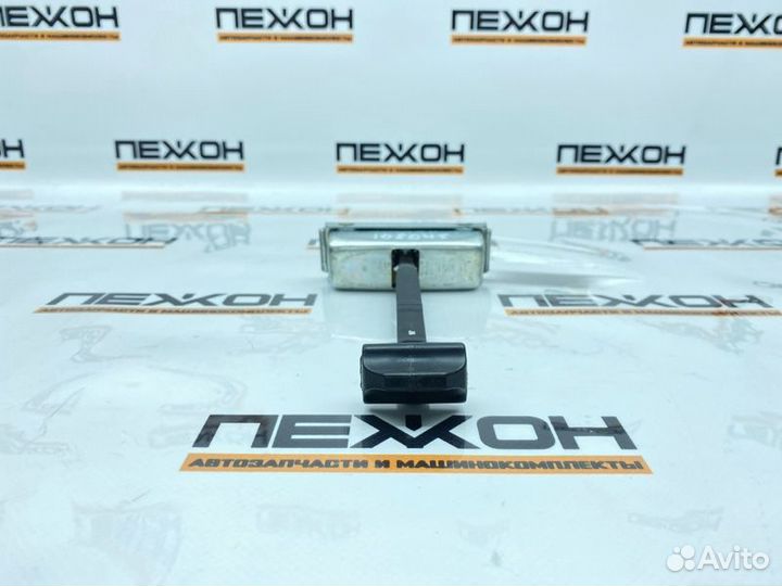 Ограничитель двери задний Land Rover Discovery