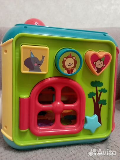 Развивающий кубик сортер