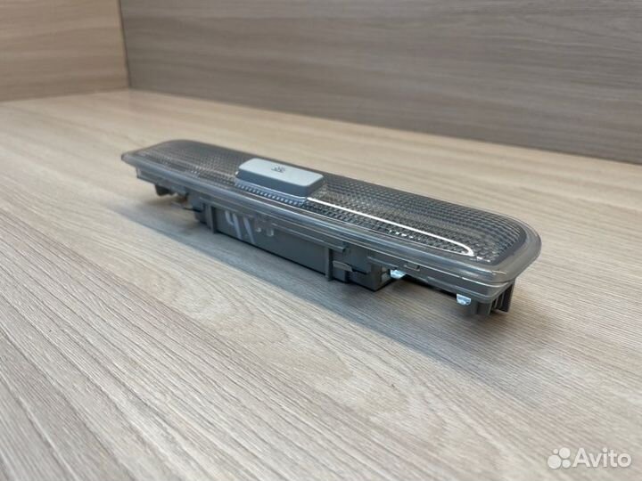 Плафон освещения салона задний Skoda Rapid