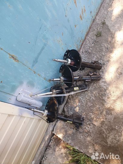 Стойки передние,задние