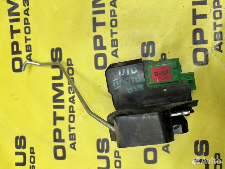 Замок двери передней левой Kia Rio 3