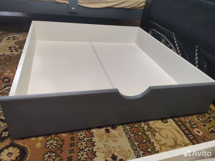 Ящик под кровать на колесиках