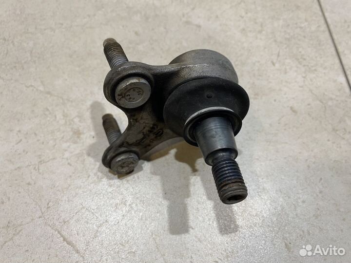 Опора шаровая левая VAG