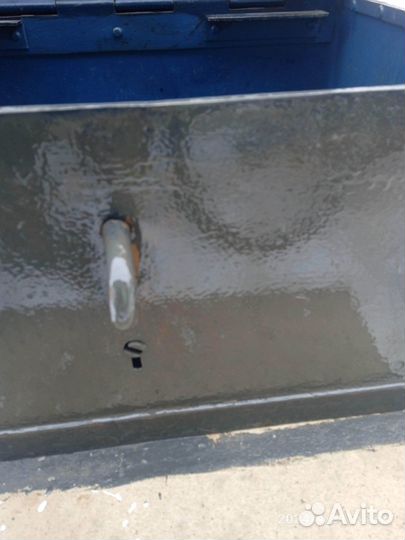Ящик металлический с замком