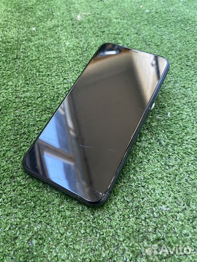Телефон iPhone 10