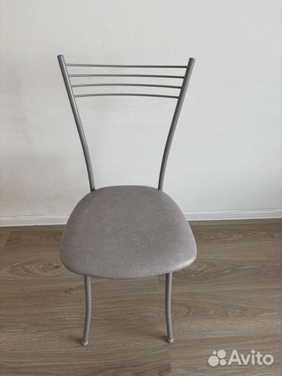 Кухонный стол и стулья бу