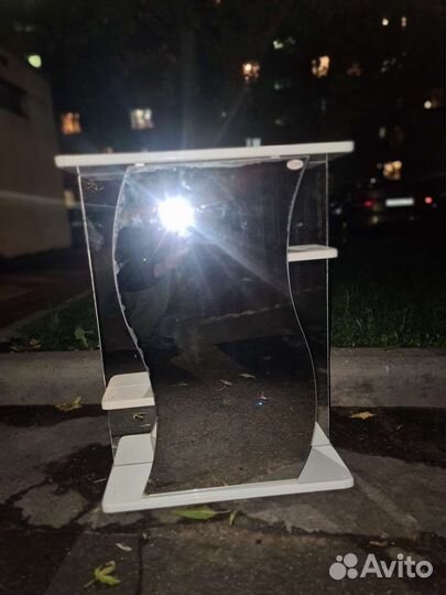 Шкафчик с зеркалом в ванную