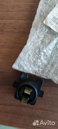 Цоколь фары toyota corolla