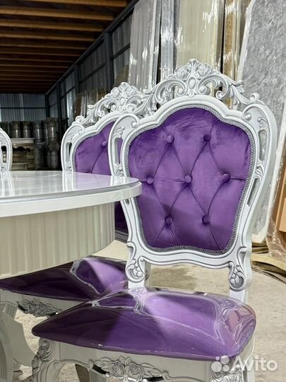 Стол и стулья новые / Обеденная группа