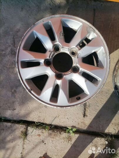 Комплект колесных дисков R17 на Land Cruiser 200