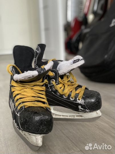 Коньки хоккейные