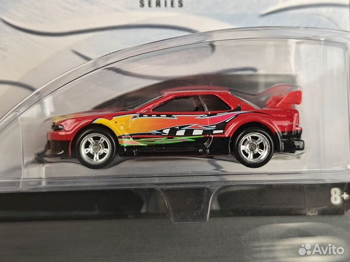 Hot Wheels 100% - Nissan Skyline R32