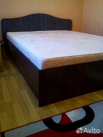 Кровать с матрацом