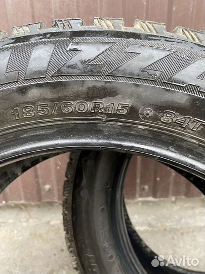 Bridgestone Blizzak Spike-01 185/60 R15 84T