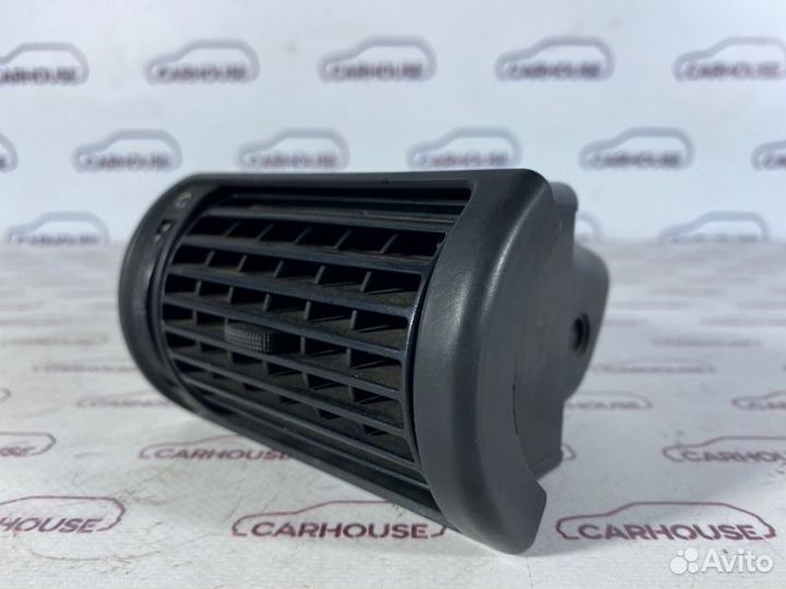 Дефлектор салона правый Audi A4 B5 1.8 1997