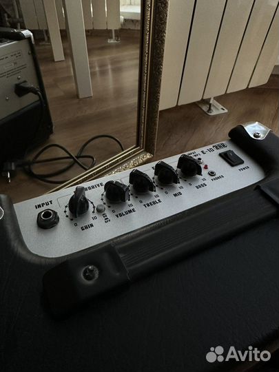 Комбоусилитель Zar e-10