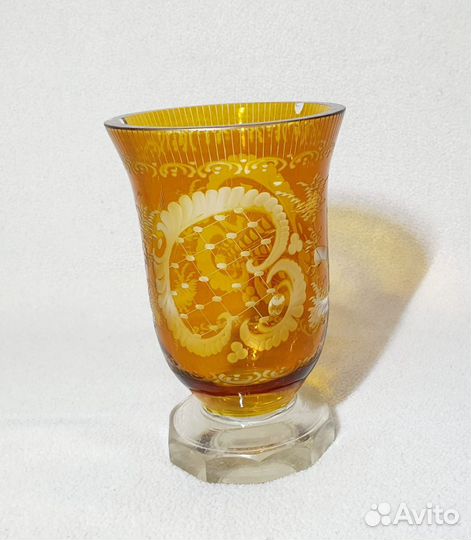 Старинная вазочка. Медовое стекло