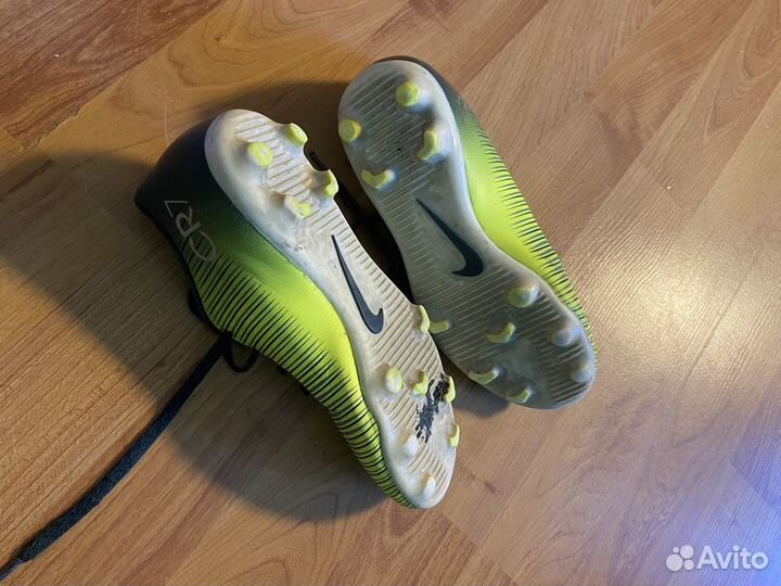 Шиповки, бутсы