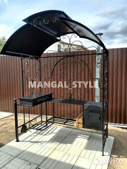 Мангал с крышей