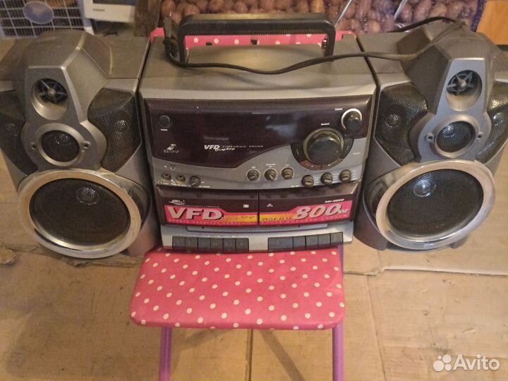 Кассетный магнитофон