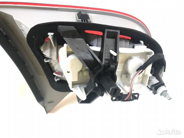 Фонарь задний правый Audi A4 B7