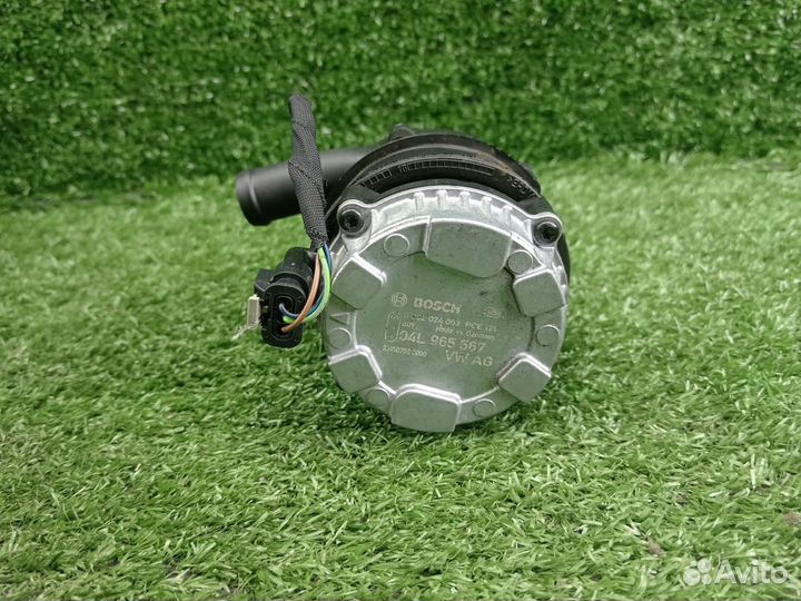 Насос системя охлаждения 04L965567 Audi A3 8V