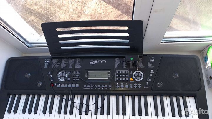 Синтезатор Denn dek610