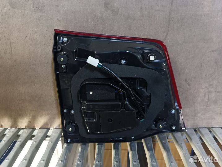 Фонарь правый внутренний Land Cruiser 200 2007