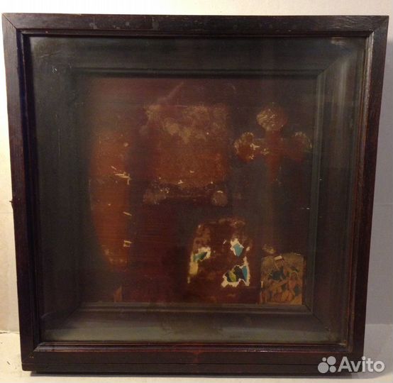 Киот под паломнические реликвии