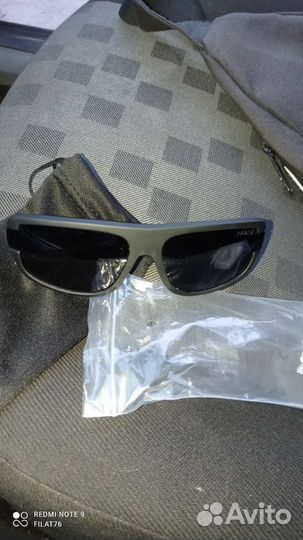 Солнцезащитные очки prada