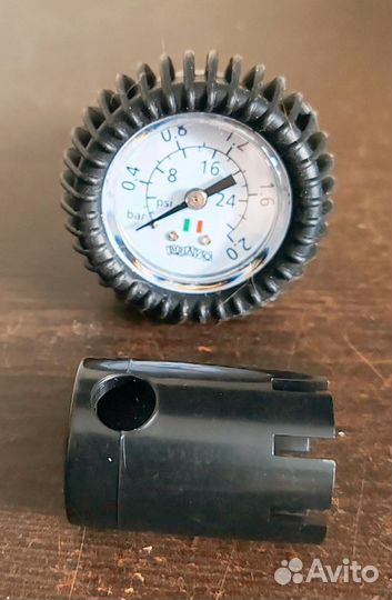 Манометр универсальный