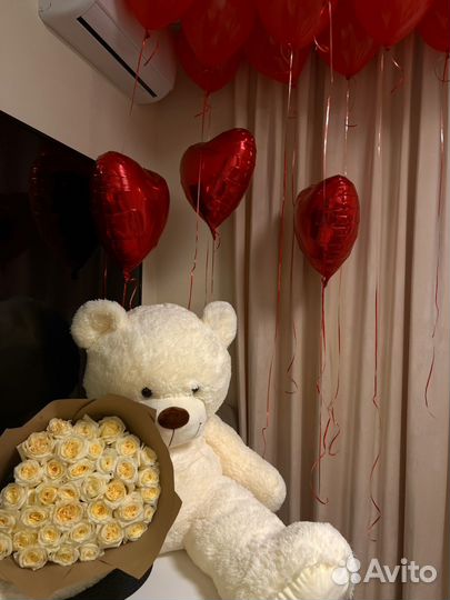 Большой плюшевый мишка