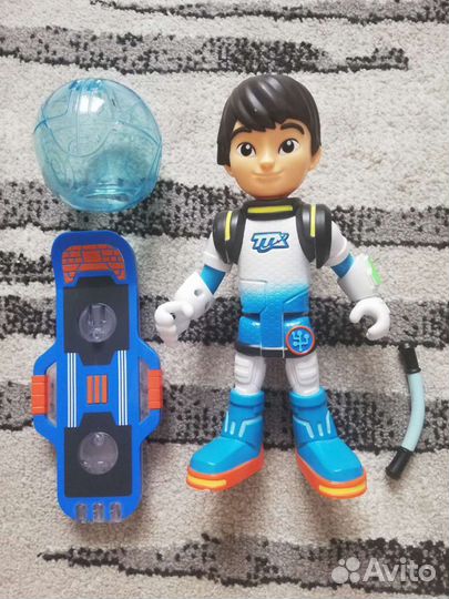 Большая фигурка 