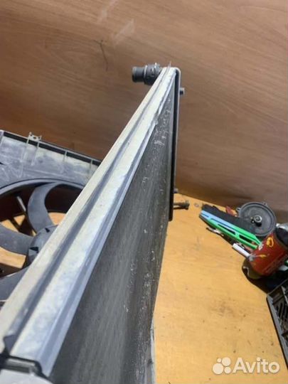 Радиатор охлаждения Skoda Octavia A5 лифтбек BSE