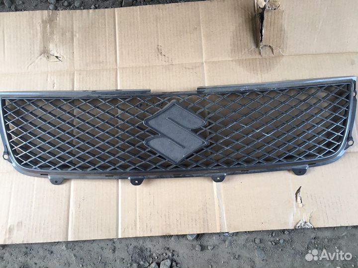Решетка радиатора Suzuki grand vitara