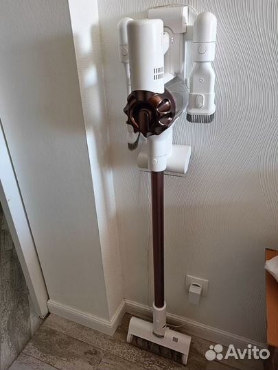 Вертикальный пылесос dreame