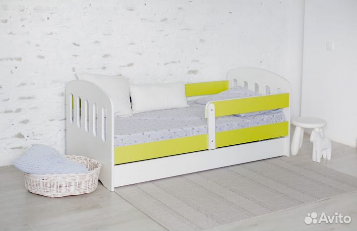 Кроватка сингл для малыша высокий борт берёза