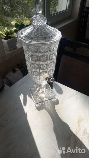 Лимонадница с краном 1,8