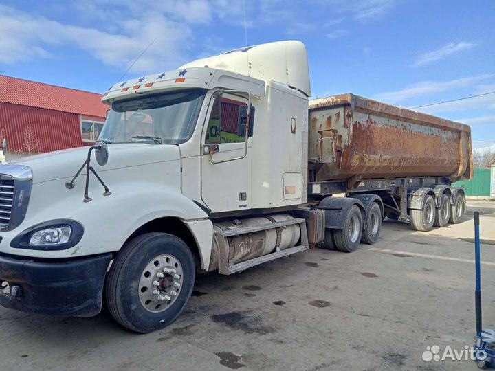 Freightliner FLC 120 с полуприцепом, 2002