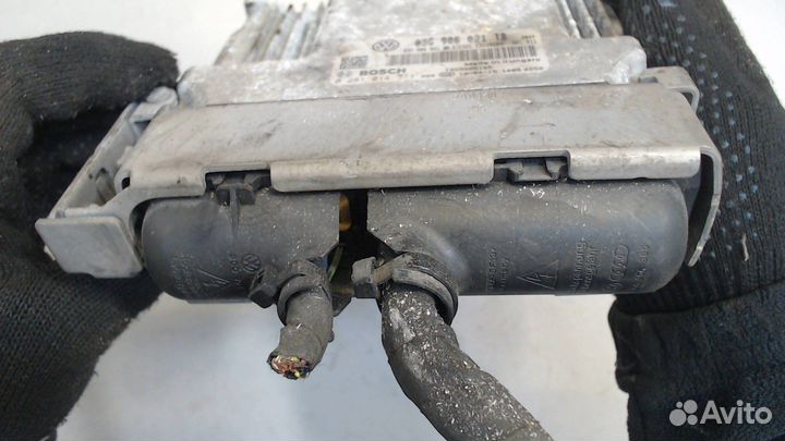 Блок управления двигателем Skoda Octavia (A5), 201