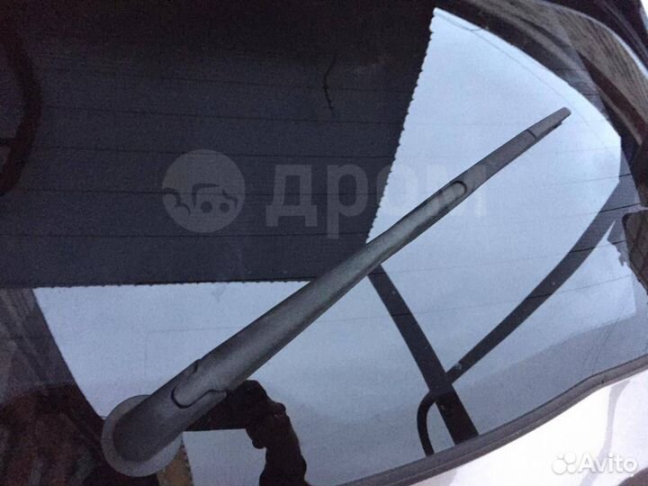 Дворник двери багажника на Infiniti Fx35 Fx45