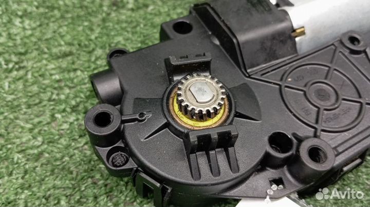 Мотор люка Jaguar Xe