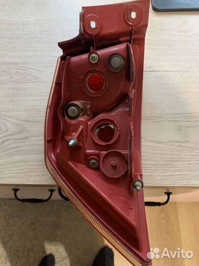 Задний фонарь правый лансер 10