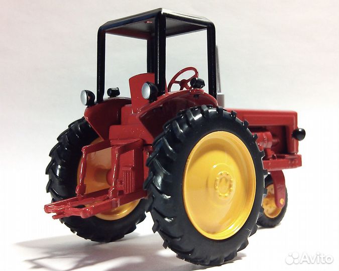 Модель трактора