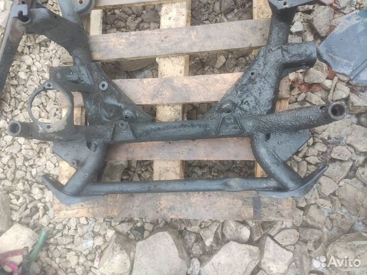 Подрамник передний Bmw X5 e53 рестайлинг