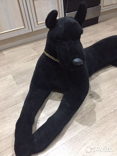 Большая плюшевая собака-дог