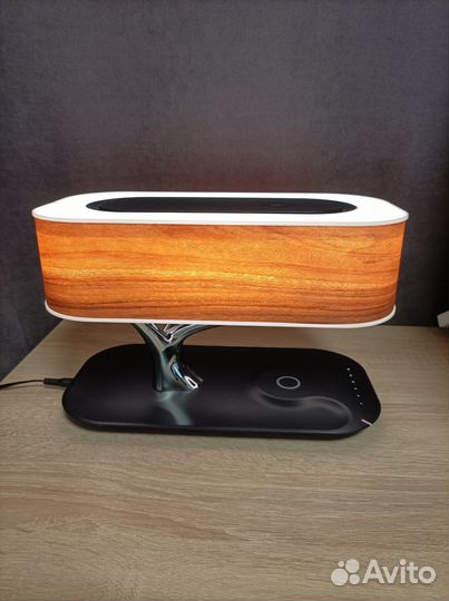 Умная лампа HomeTree с QI-зарядкой и колонкой