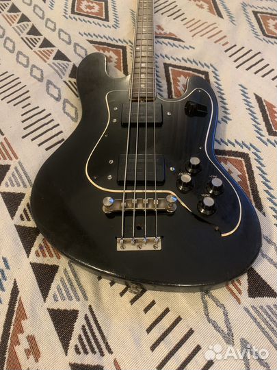 Бас гитара Jolana